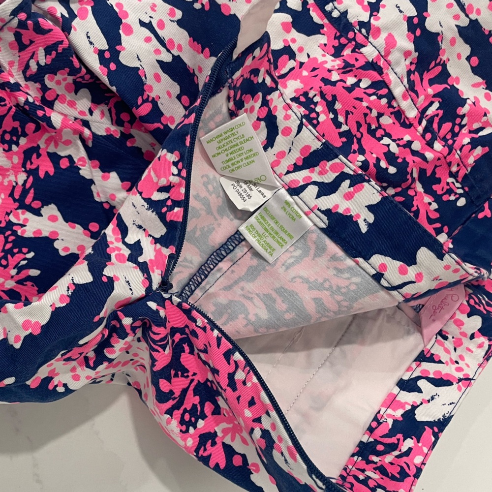Lilly Pulitzer Women’s Size 2 shorts Beyond the Sea - Picture 2 of 4